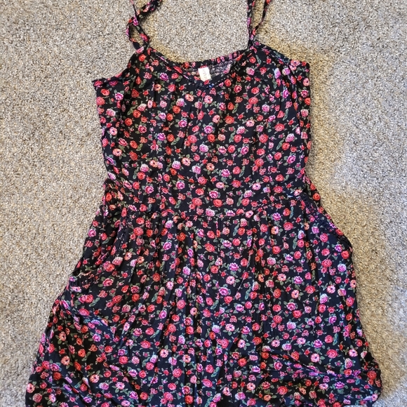 Romper - Picture 1 of 3